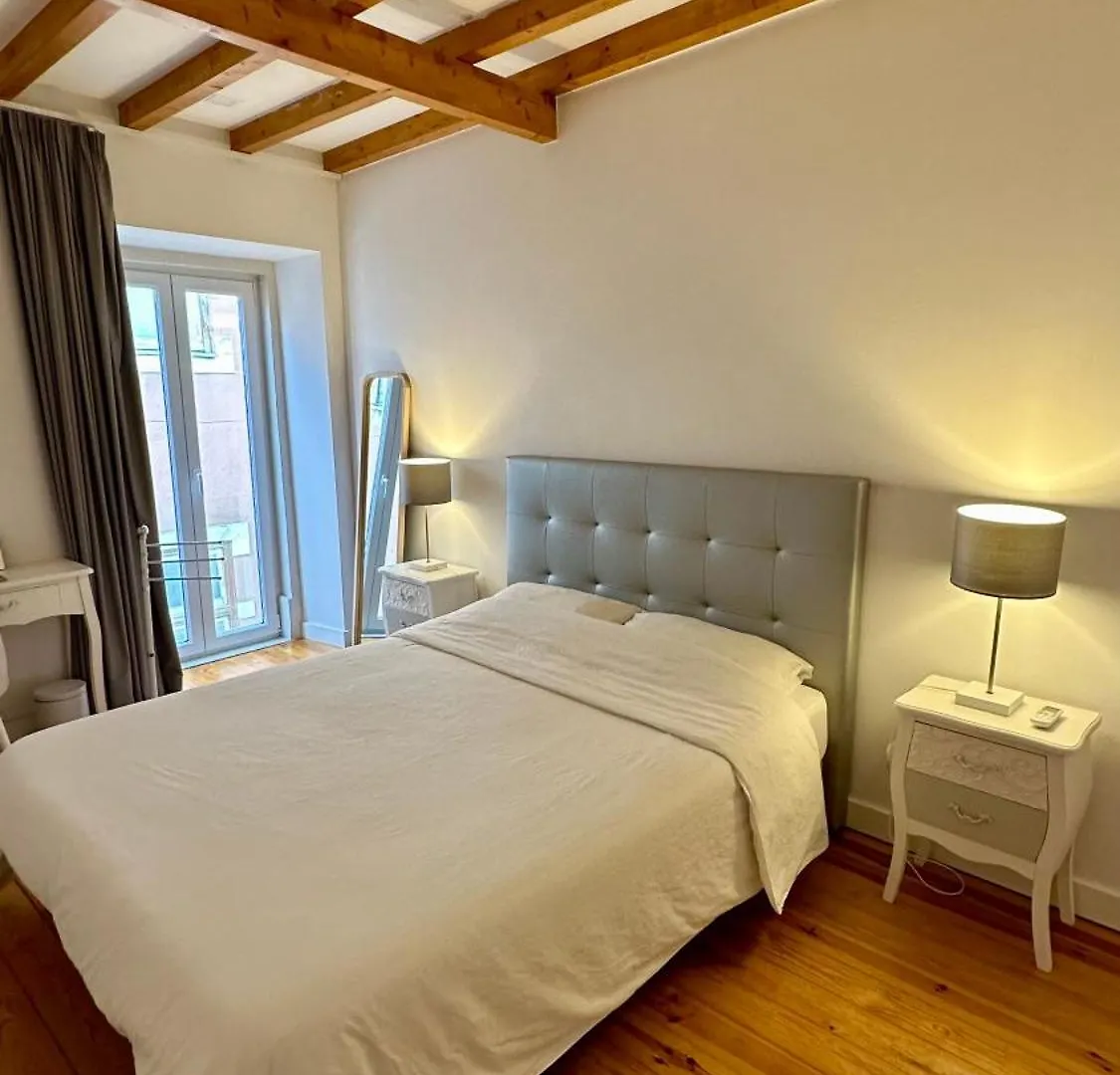 Проживание в семье Castle Suites Лиссабон